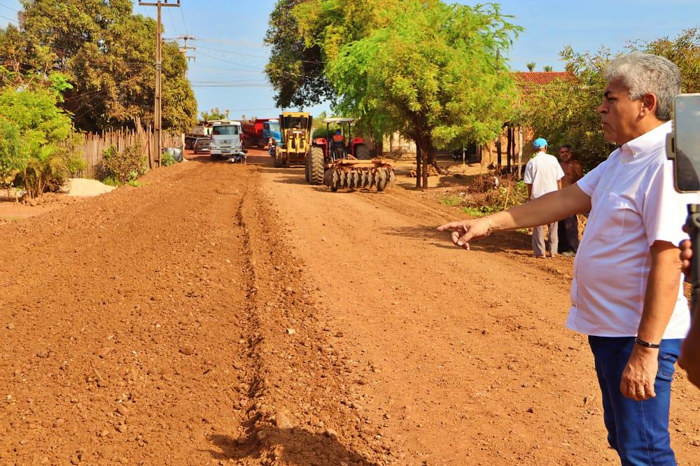 Prefeito Zé Francisco realiza vistorias em obra de asfaltamento de estrada rural entre Montevidéu a Bacabinha em Codó