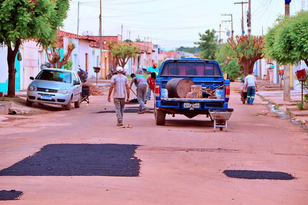 Prefeitura de Codó realiza operação tapa buraco em ruas do Novo Milênio