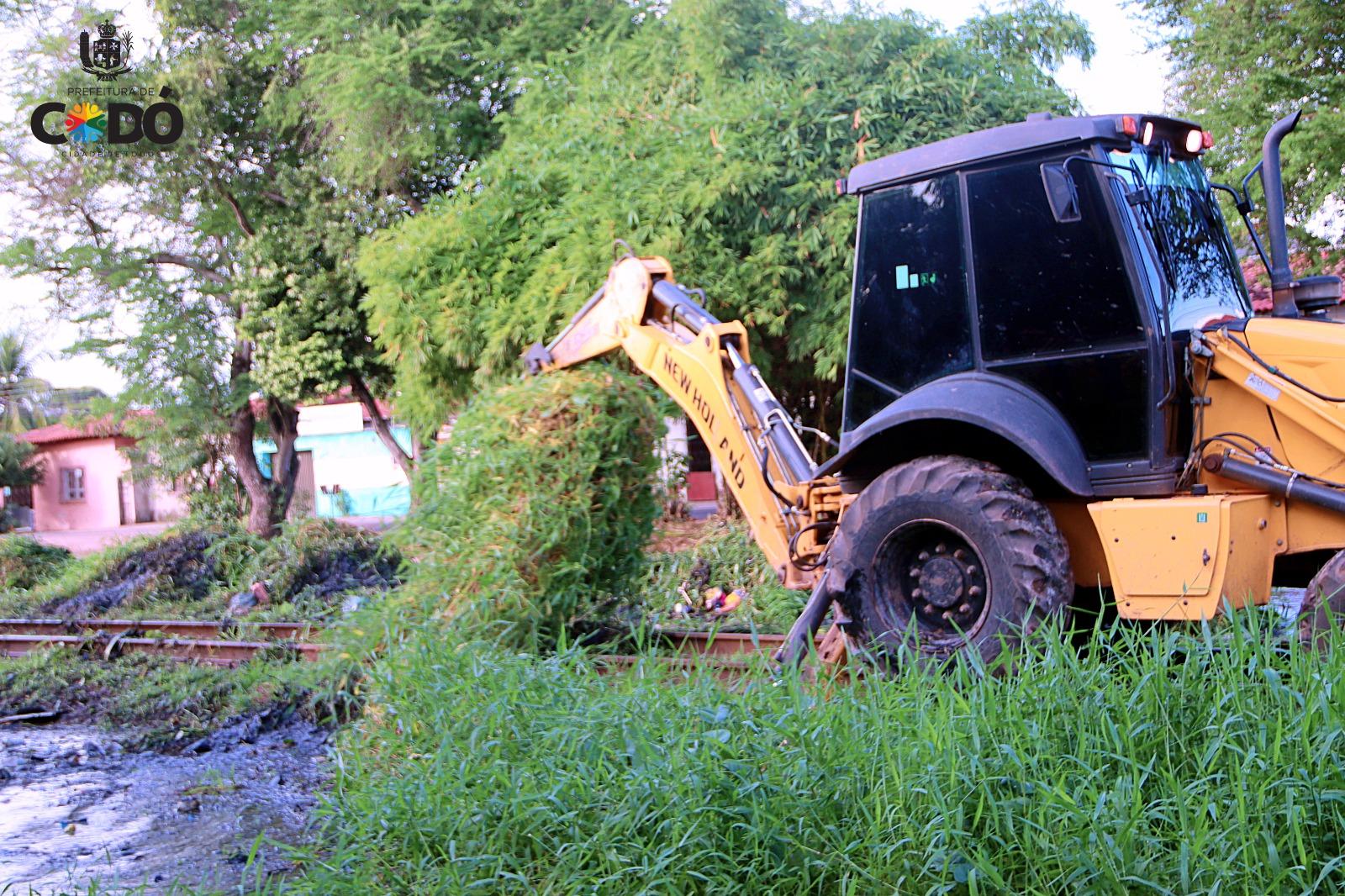 Gestão de Zé Francisco intensifica obras de drenagem e recuperação de ruas nos bairros de Codó