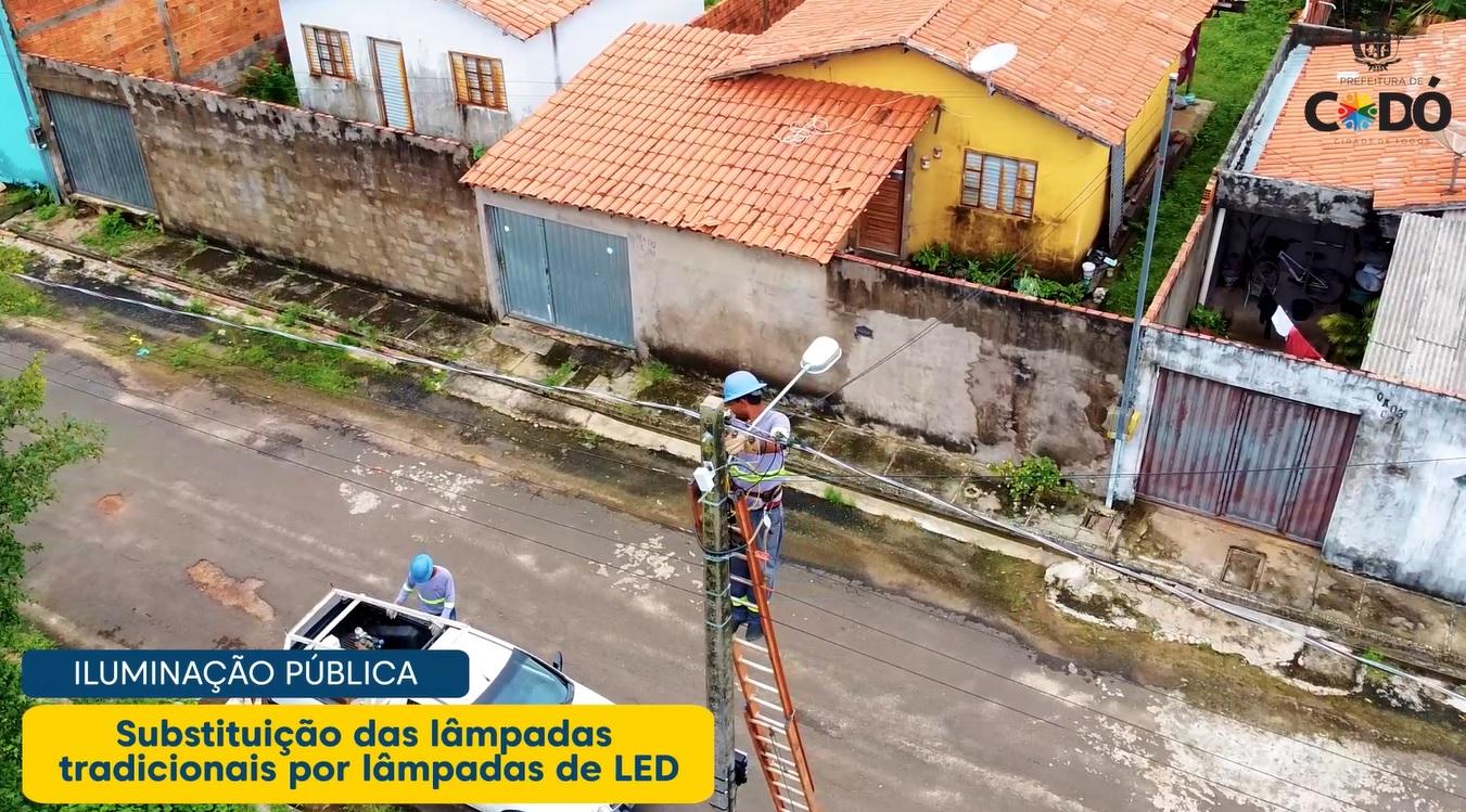 Prefeitura de Codó realiza substituição de lâmpadas tradicionais por LED, garantindo economia e eficiência energética