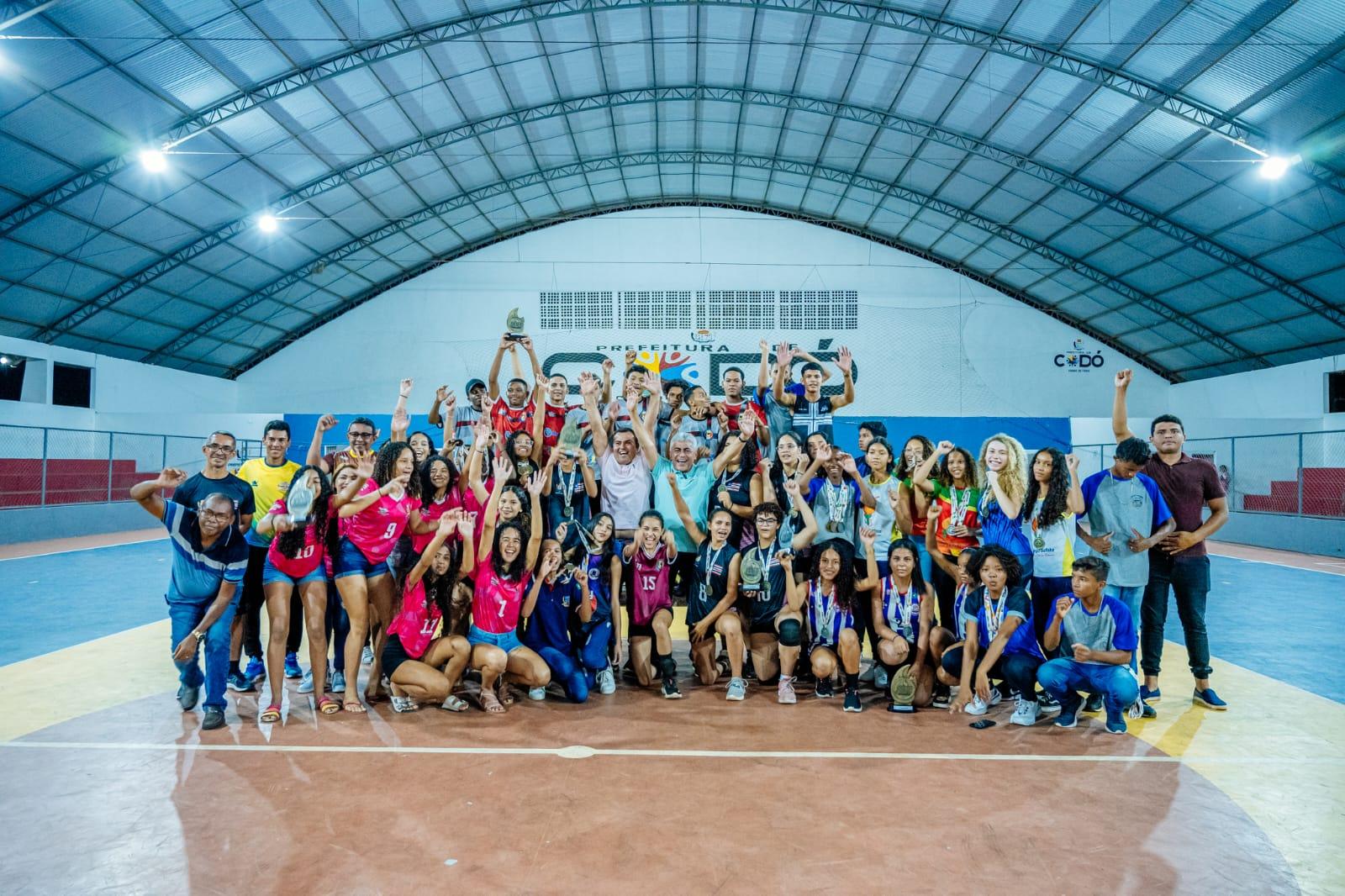 Prefeito de Codó e Secretário de Esportes recebem com orgulho alunos campeões na etapa regional dos JEM'S 2023